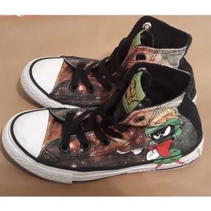 Looney tunes converse shoes kids 12